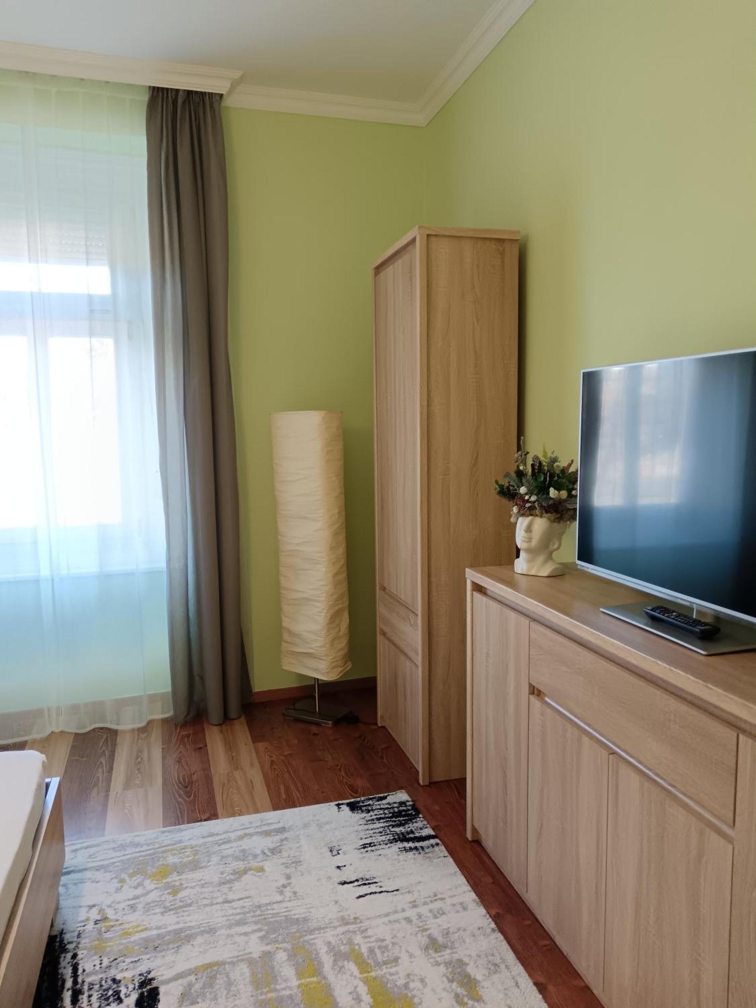 Harsfa Apartman Makó Exterior foto